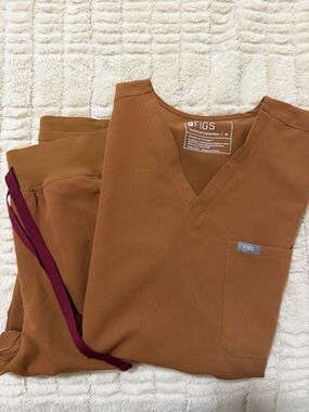 FIGS V-Neck Scrub Set in new color